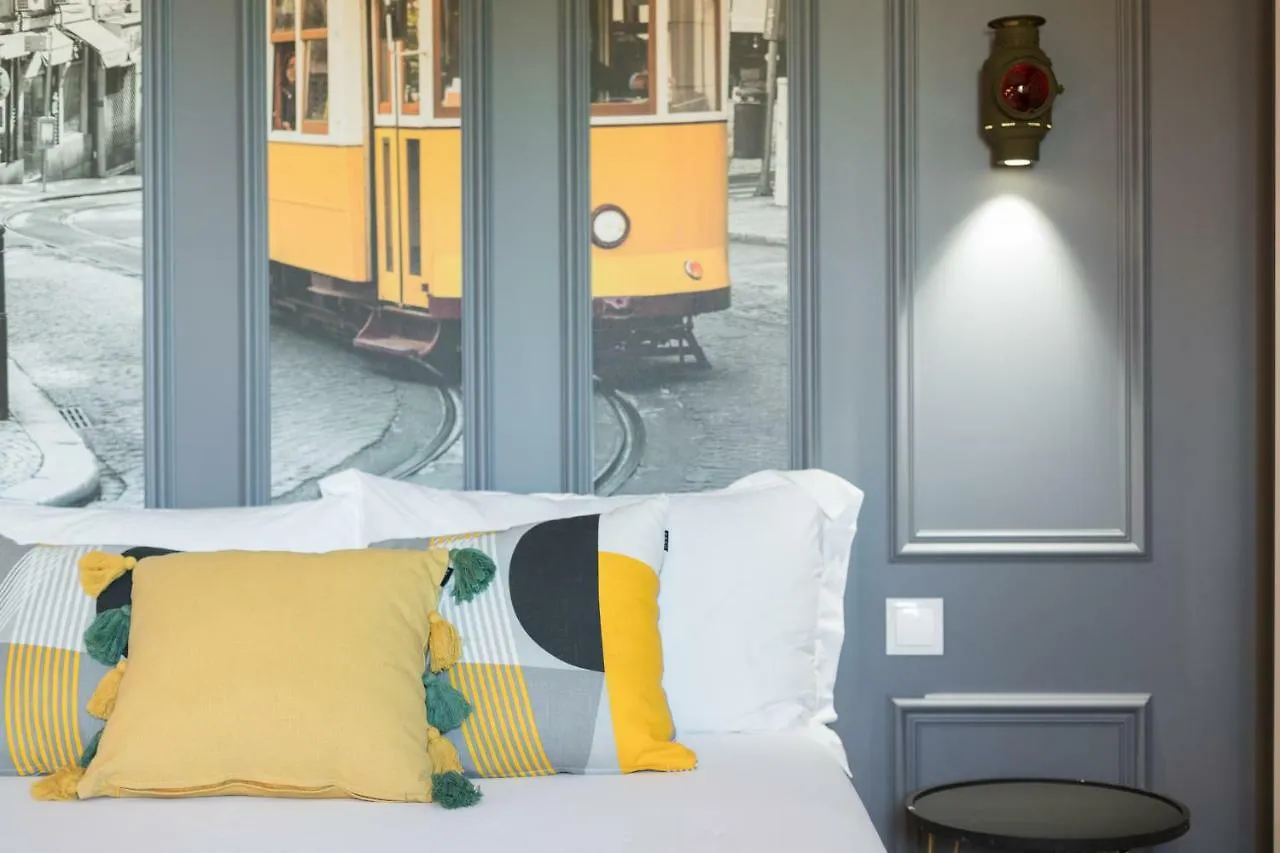 Lisbon Airport Charming Rooms